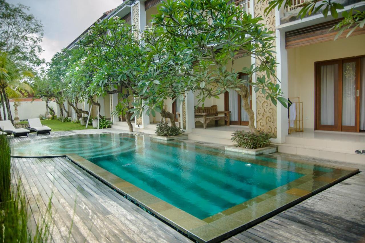 Akatara Hotel Toyapakeh Экстерьер фото